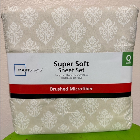 Mainstays Other - Mainstays Brushed Microfiber Sheet Set in Cream